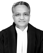 Hon'ble Shri Justice A. M. Khanwilkar photo